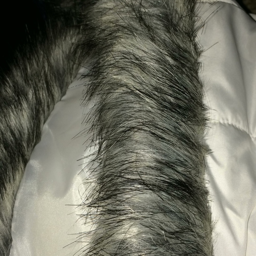 New York & Company White puffer vest fur hood M - Picture 8 of 8